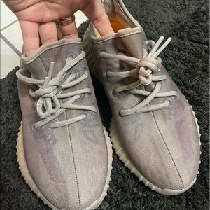 Authentic yeezy boosts! Slightly warn! No box, offer me :)